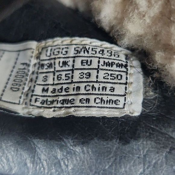 UGG Australia Black Suede platform mules - Picture 7 of 9